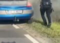 Doi polițiști din Arad au limitat un incendiu izbucnit la un autoturism până la sosirea pompierilor