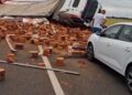 Accident grav pe Centura de Sud: un mort și un rănit după impactul dintre trei mașini și un autotren/Video