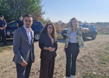 Controale ample la Săcălaz după descoperirea unei zone cu deșeuri abandonate. Ministrul Mediului și prefectul de Timiș au fost prezenți în teren