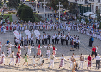 Ziua Județului Timiș celebrată printr-o horă timișeană și un spectacol de gală în centrul Timișoarei