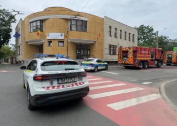 Incendiu la Evidența Populației. 100 persoane au fost evacuate