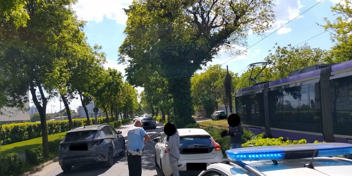Graba și neatenția pot avea consecințe grave! 291 sancțiuni aplicate de polițiștii locali pietonilor care au traversat pe culoarea roșie a semaforului sau prin locuri nepermise