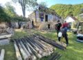 Patrimoniul Banatului Montan prinde o nouă viață. O casă tradițională va fi reconstruită la Muzeul Satului/Foto