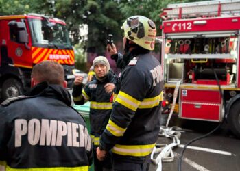 Incendiu într-un apartament din Arad. Pompierii au intervenit cu mai multe autospeciale