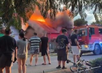 Incendiu la o casă din Giroc. Un bărbat a suferit arsuri, alte două persoane au făcut atac de panică/Foto-video
