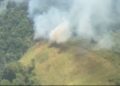 Incendii de vegetație în Caraș-Severin. Două elicoptere Black Hawk și zeci de pompieri luptă cu flăcările/Video