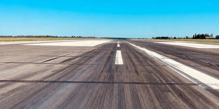 Aeroportul din Timișoara își închide pista timp de trei săptămâni. Toate zborurile vor fi suspendate