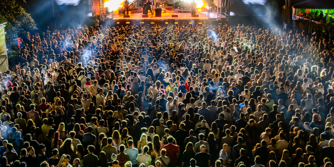 Codru: Ultimul weekend din vară aduce Gipsy Kings, S.A.R.S., Subcarpați și o imensă galerie de artă în Pădurea Verde din Timișoara!