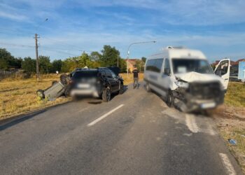Accident mortal pe DJ 592, la Chevereșu Mare: un bărbat a murit după impactul dintre două mașini și un microbuz/Video