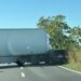 Accident pe Calea Torontalului din Timișoara: două persoane au fost rănite după impactul dintre un camion și un autoturism