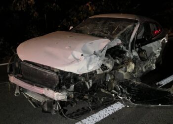 Accident cu cinci răniți pe DN 58, la Brebu. Două mașini s-au ciocnit, iar una s-a răsturnat în afara șoselei