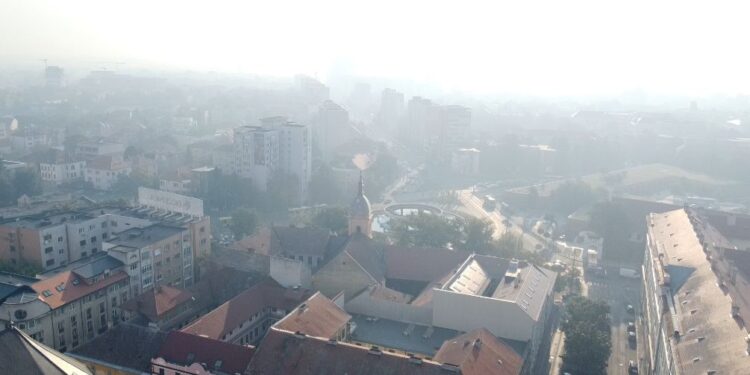 Fumul din Timișoara începe să se disperseze. Direcția de Mediu: valorile au crescut dimineață, dar au scăzut după ora 11/Video