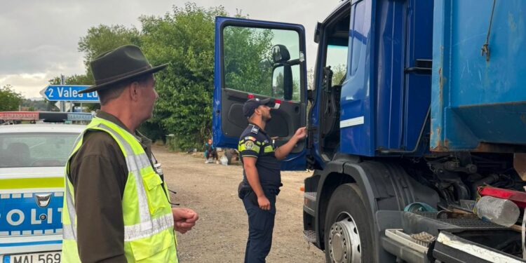 Patru județe, sute de controale și peste 147.000 de lei în amenzi: ce au descoperit polițiștii în transporturile de marfă