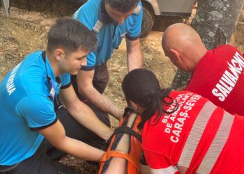 Turistă franceză accidentată pe traseul Semenic – Gărâna. Jandarmii montani au ajuns în doar 15 minute