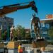 Platoul din fața Sălii „Constantin Jude” intră în renovare. Au fost ridicate statuile private de pe domeniul public