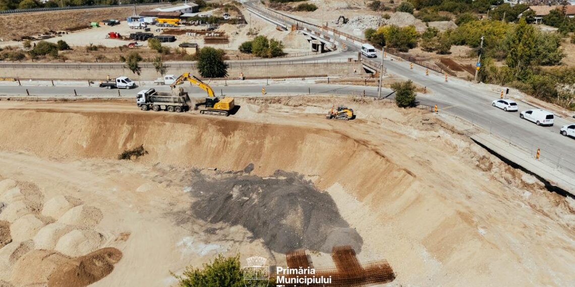Lucrările avansează la Pasajul Slavici–Polonă. Constructorul lucrează la rampele de acces și structurile peste calea ferată