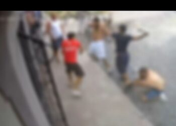 Bătaie pornită de la o datorie, în Sânnicolau Mare/Video