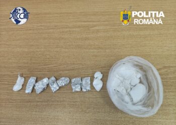 Substanțe psihoactive porționate pentru vânzare, descoperite în mașina unui bărbat din Timiș