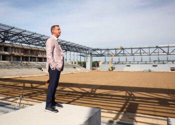CJT mai pune 1 milion de lei pentru stadionul „Eroii Timișoarei”. Simonis: „Dincolo de disputele politice, primează interesul orașului”