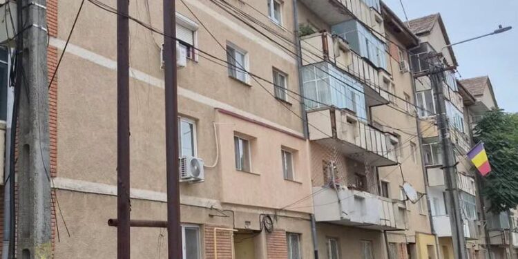 Aproape 6 milioane de lei pentru eficientizarea unui bloc din Lugoj. Ce lucrări vor fi făcute