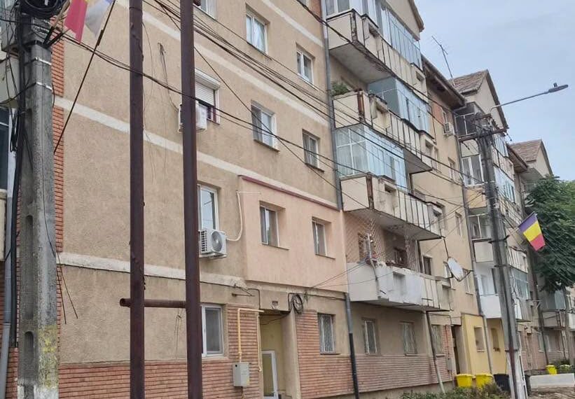 Aproape 6 milioane de lei pentru eficientizarea unui bloc din Lugoj. Ce lucrări vor fi făcute