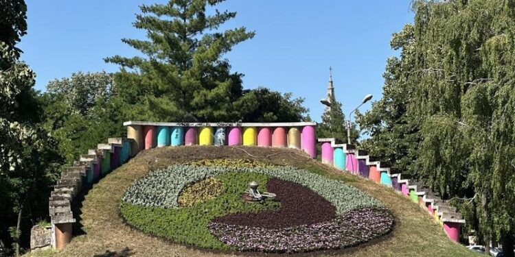 Primăria dorește păstrarea identității Ceasului Floral – conceptele propuse de proiectanți prezentate public luni