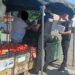 Acțiuni ale polițiștilor locali în piețele agro-alimentare – 1271 sancțiuni, 12 așa-ziși producători scoși din piețe și patru suspecți de modificări ilegale în carnetele de producător