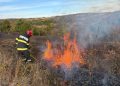 Peste 50 de hectare de teren afectate de incendiile de vegetație uscată, în ultimele 24 de ore