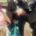 Pensionar de 77 de ani ajutat de polițiștii locali să-și recupereze portmoneul cu acte și bani pierdut în fața unei farmacii