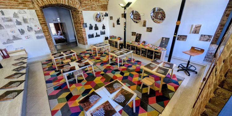 „Școala Altfel la Palat”: Ateliere gratuite și o nouă carte pentru copii la Muzeul Național de Artă Timișoara
