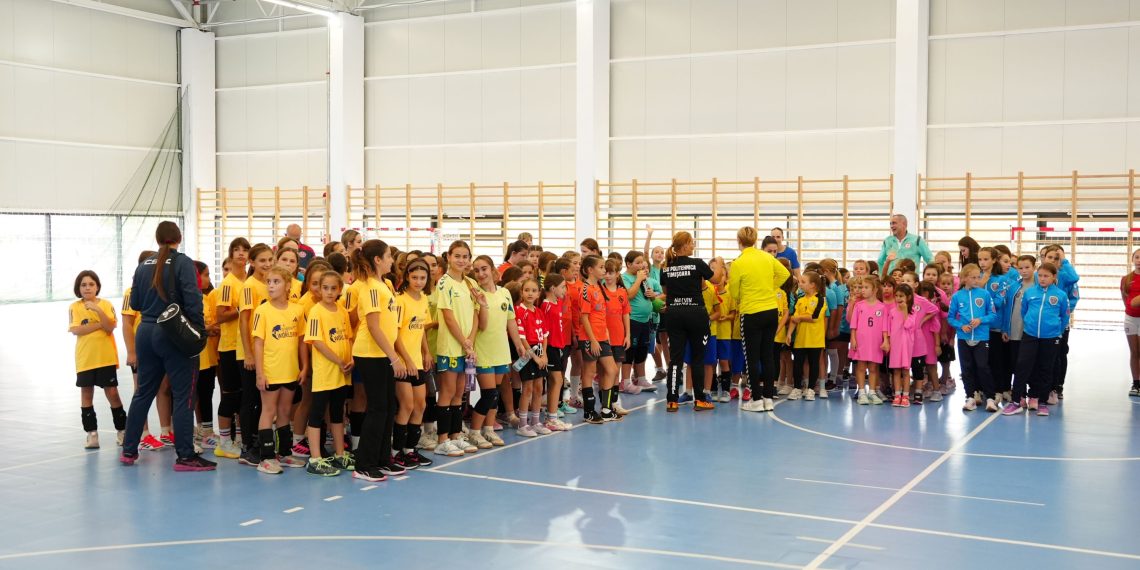 „Spiritul care dăinuiește”: Sala de sport a UPT îi poartă de acum numele lui Viorel-Aurel Șerban/Foto