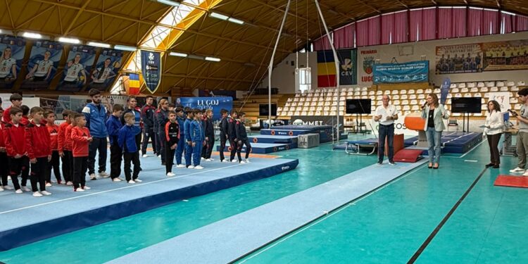 Lugojul devine, pentru două weekenduri, capitala gimnasticii. Sute de tineri sportivi intră în competiție