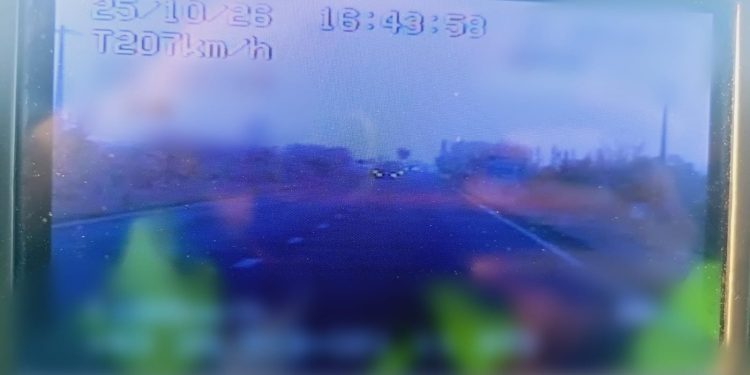 Prins cu 207 km/h pe un drum din Timiș, unde limita era de 70 km/h. Amendă de peste 4.300 de lei și permis suspendat