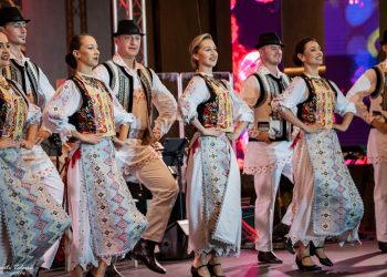 Două zile de regal folcloric: Festivalul Național de Folclor „Tradiții la Români” la Teatrul Național „Mihai Eminescu” din Timișoara