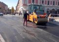 Se toarnă stratul de uzură pe Podul de Fier din Lugoj. Când va fi redeschisă circulația/Foto