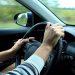 A intrat cu mașina într-un gard, apoi a mers la poliție. Femeia nu avea permis de conducere