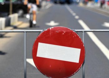 Trafic închis și restricționat pe o stradă din Timișoara. Au loc exerciții tactice și simulări