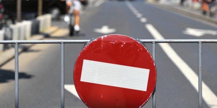 Trafic închis și restricționat pe o stradă din Timișoara. Au loc exerciții tactice și simulări